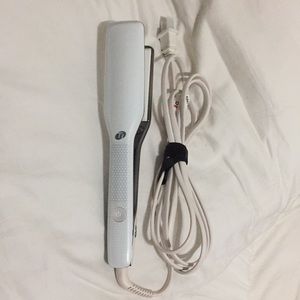 💚 T3 Hair Straightener 💚